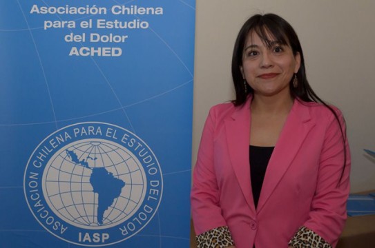  Psicóloga Paola San Martín presentó su  trabajo de ingreso a ACHED