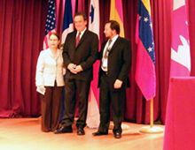 La Dra. Juanita Jaque, Presidenta de ACHED; El Dr. Eduardo Ibarra, Presidente FEDELAT; y el Dr. Fabién Piedemonte, Presidente de SLANFE