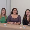 Las psicólogas Cecilia Cantele Cabré y Daniela Rojas Miranda, junto a la Dra. Marisol Ahumada, Vice-Presidente de ACHED (al centro).